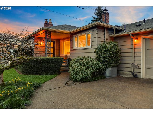 4145 Se KNAPP St, Portland, OR 97202