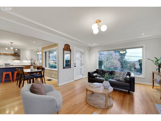 4145 Se KNAPP St, Portland, OR 97202