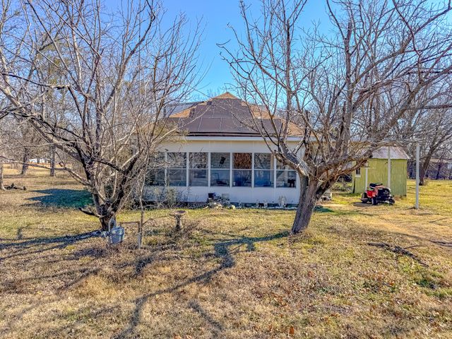103 S Sinclair Avenue, Kerens, TX 75144