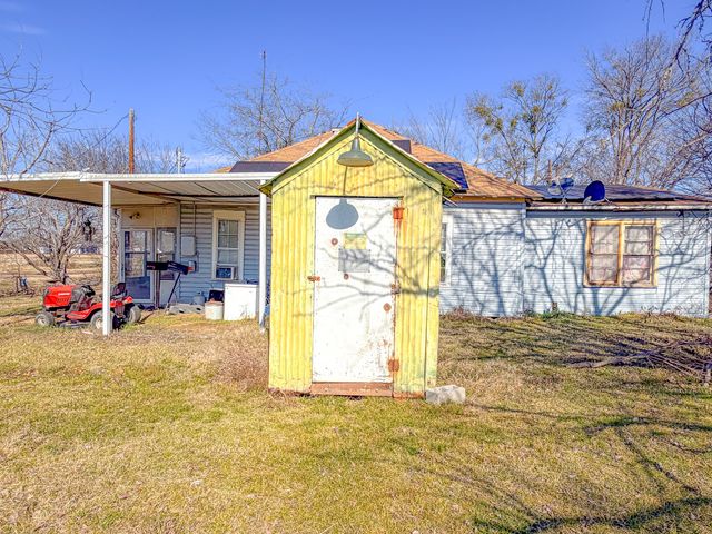 103 S Sinclair Avenue, Kerens, TX 75144