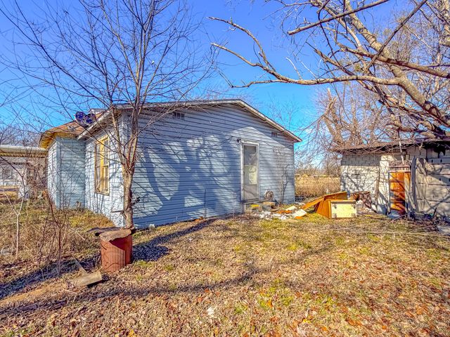 103 S Sinclair Avenue, Kerens, TX 75144