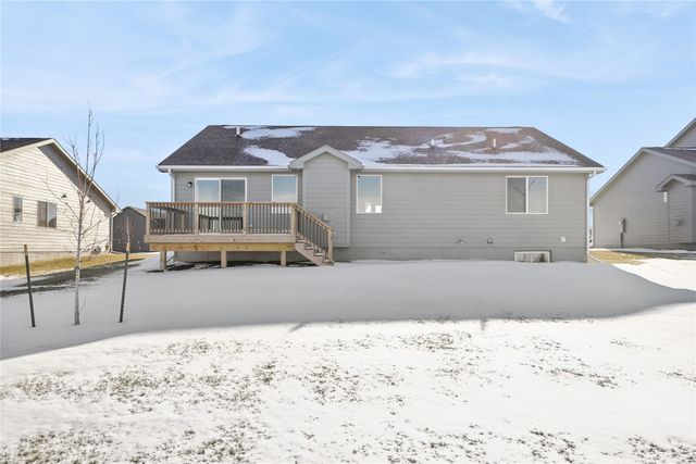 1465 NW Bull Run Court, Waukee, IA 50263