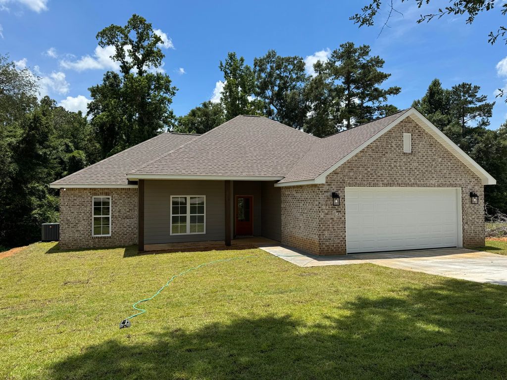 2189 Old Highway 24, Hattiesburg, MS 39402