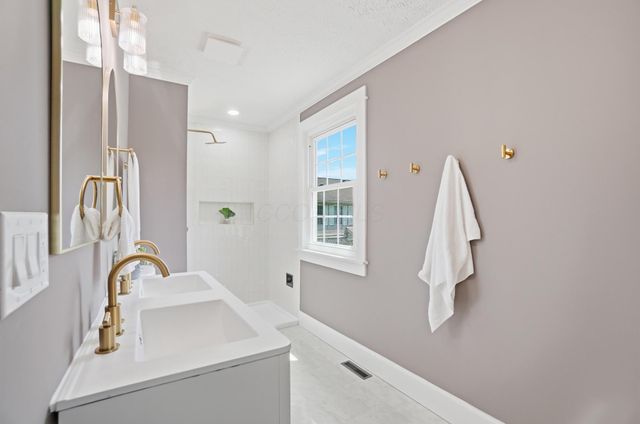 696 Tree Bend Court, Westerville, OH 43082
