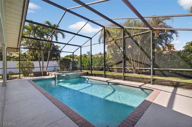 693 Astarias CIR, Fort Myers, FL 33919