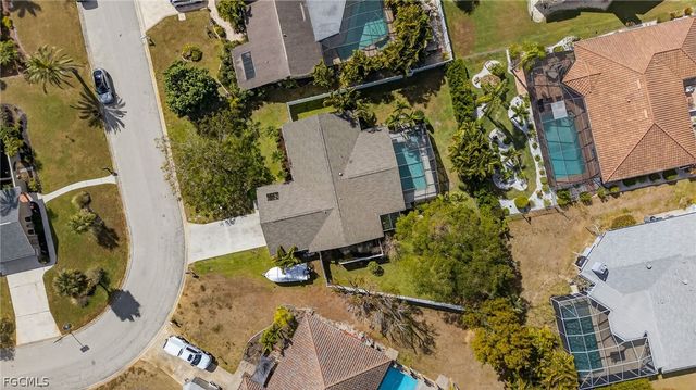 693 Astarias CIR, Fort Myers, FL 33919