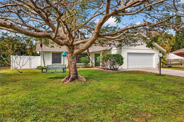 693 Astarias CIR, Fort Myers, FL 33919