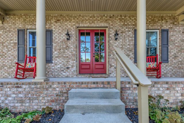 108 Brook Hollow Ct, Bon Aqua, TN 37025