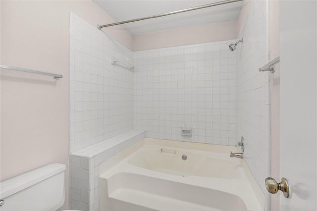 1112 Bering Drive 68, Houston, TX 77057