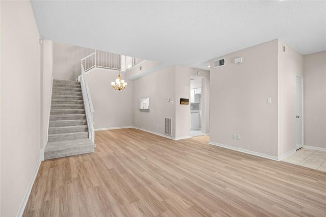 1112 Bering Drive 68, Houston, TX 77057