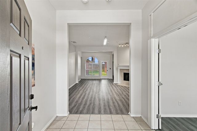 1033 Suffolk Lane, Cedar Hill, TX 75104