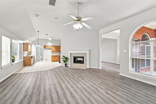 1033 Suffolk Lane, Cedar Hill, TX 75104