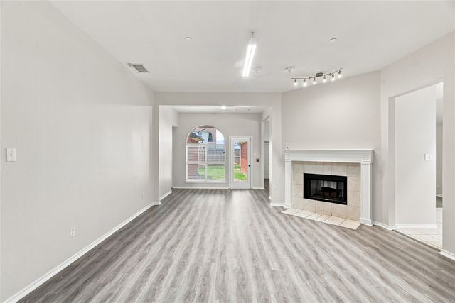 1033 Suffolk Lane, Cedar Hill, TX 75104