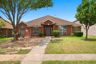 1033 Suffolk Lane, Cedar Hill, TX 75104
