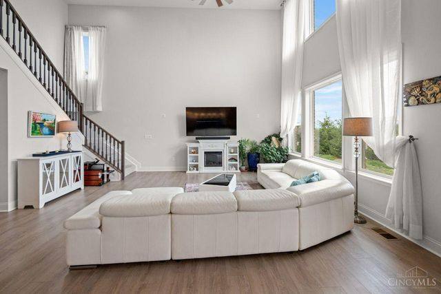 4059 Highland Green Drive, Mason, OH 45040