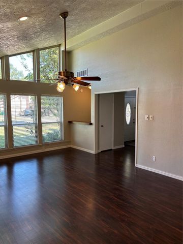 4922 Rainwater Drive, Pasadena, TX 77505