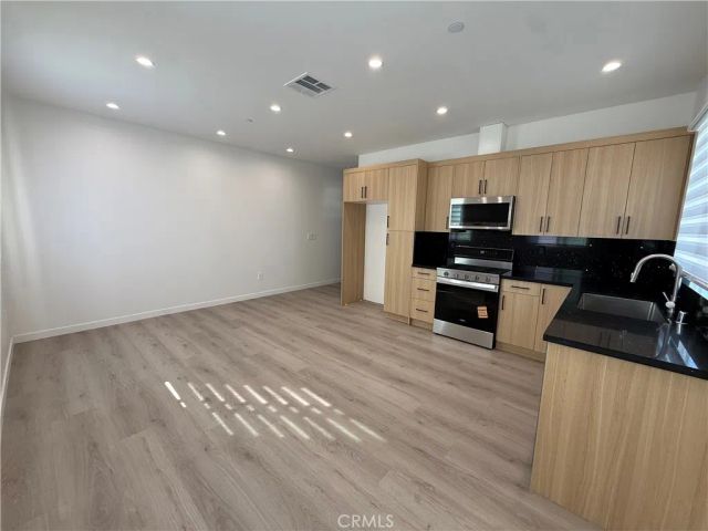 6549 Satsuma Avenue, North Hollywood, CA 91606