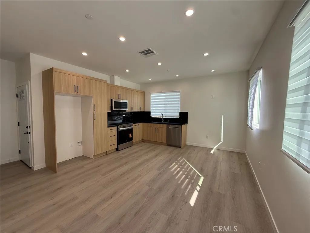 6549 Satsuma Avenue, North Hollywood, CA 91606