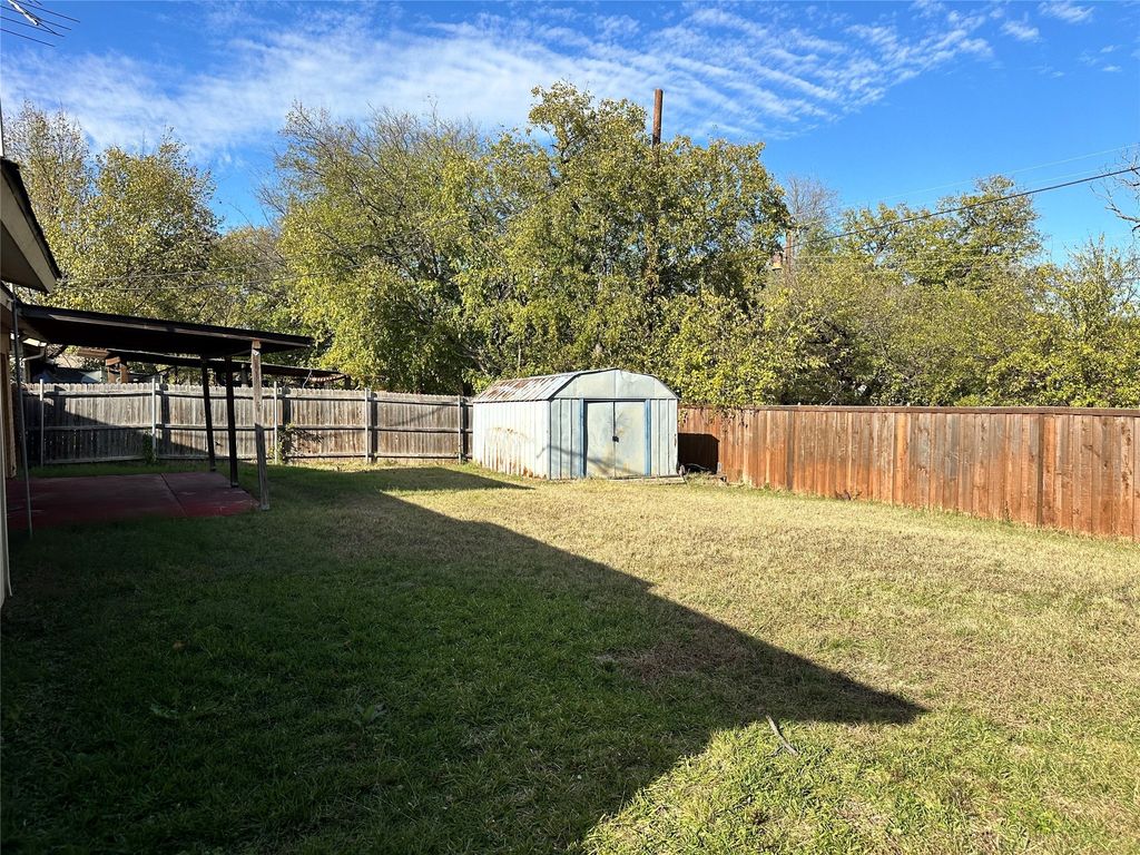 145 Price Drive, Lewisville, TX 75067