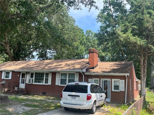 29 Lyliston LN, Newport News, VA 23601