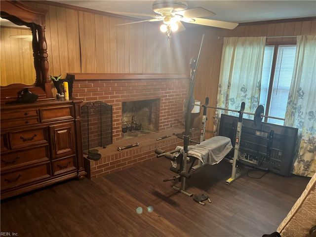 29 Lyliston LN, Newport News, VA 23601