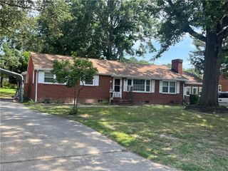 29 Lyliston LN, Newport News, VA 23601