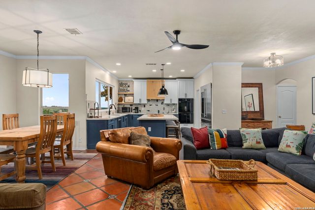 1040 County Road 2720, Mico, TX 78056