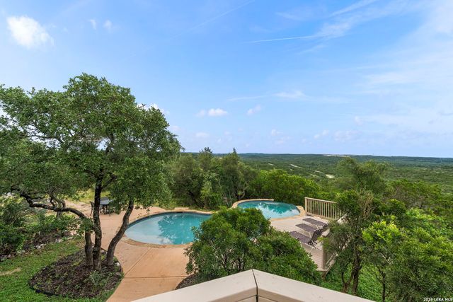 1040 County Road 2720, Mico, TX 78056