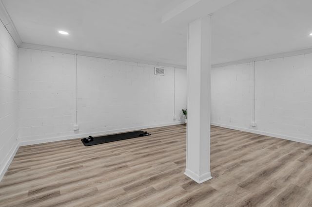 2704 McKeige Dr, Nashville, TN 37214