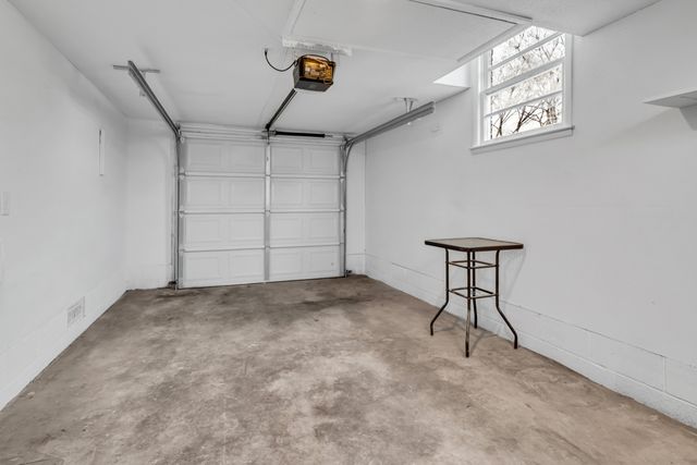 2704 McKeige Dr, Nashville, TN 37214