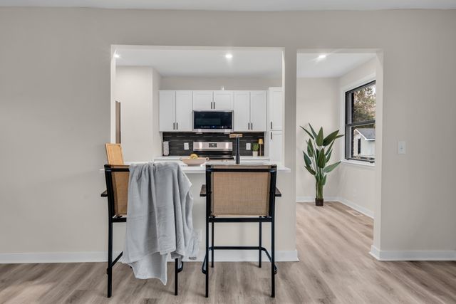 2704 McKeige Dr, Nashville, TN 37214