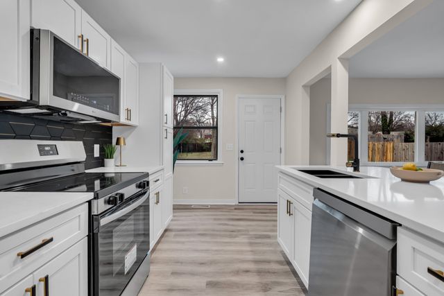 2704 McKeige Dr, Nashville, TN 37214