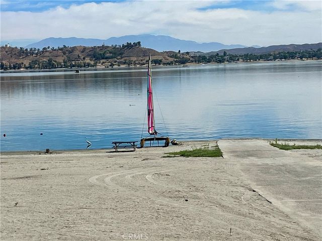 32865 Pepper Drive, Lake Elsinore, CA 92532