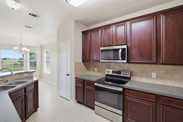 7229 Muirfield Drive, Cleburne, TX 76033