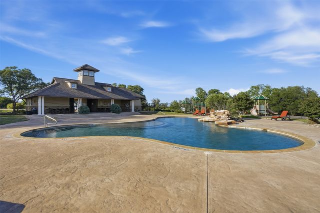 7229 Muirfield Drive, Cleburne, TX 76033