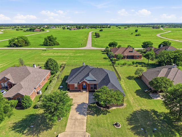 7229 Muirfield Drive, Cleburne, TX 76033
