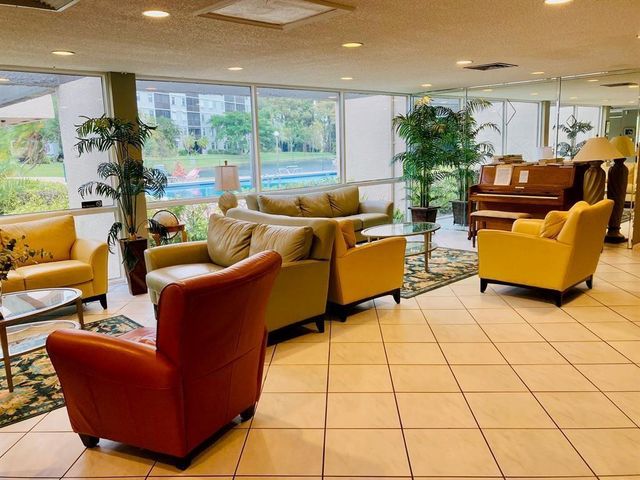 2314 S Cypress Bend Drive Unit 614, Pompano Beach, FL 33069