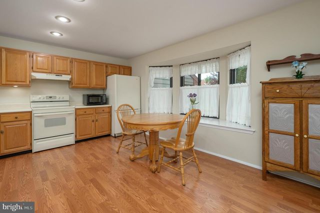 4107-A CHADBURY RD, Mount Laurel, NJ 08054