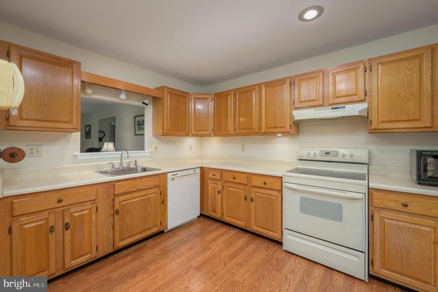 4107-A CHADBURY RD, Mount Laurel, NJ 08054