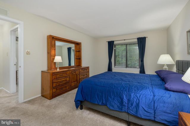 4107-A CHADBURY RD, Mount Laurel, NJ 08054