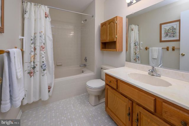 4107-A CHADBURY RD, Mount Laurel, NJ 08054