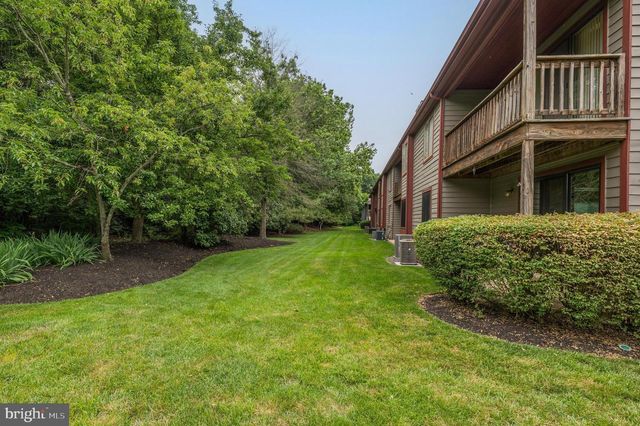 4107-A CHADBURY RD, Mount Laurel, NJ 08054