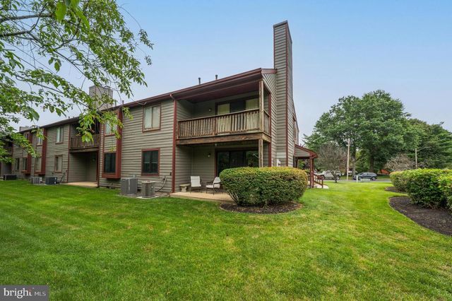 4107-A CHADBURY RD, Mount Laurel, NJ 08054