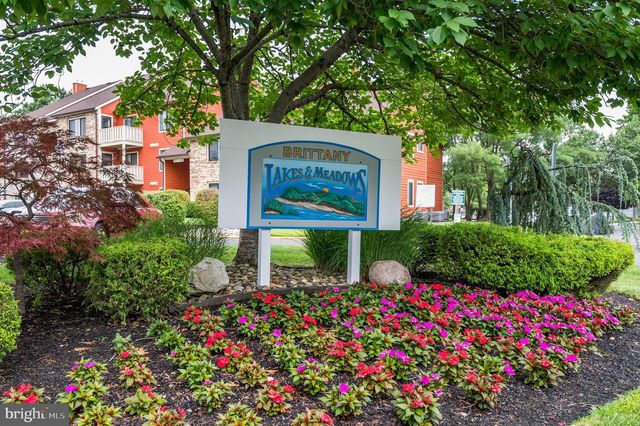 4107-A CHADBURY RD, Mount Laurel, NJ 08054