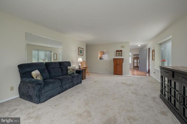 4107-A CHADBURY RD, Mount Laurel, NJ 08054