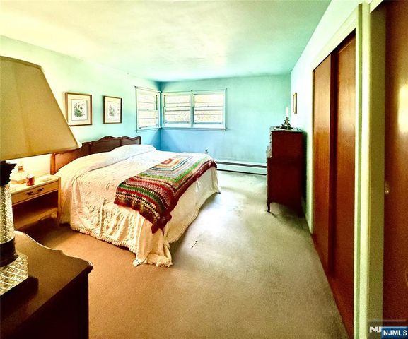 1 Winada Place, River Vale, NJ 07675
