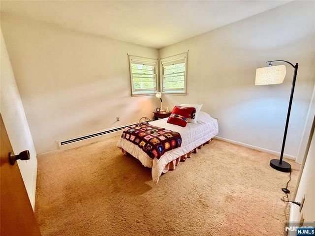 1 Winada Place, River Vale, NJ 07675
