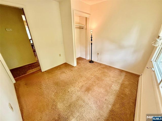 1 Winada Place, River Vale, NJ 07675