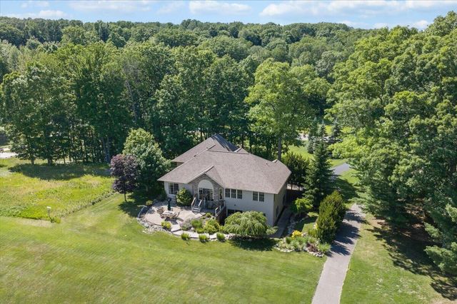 9482 Stonebridge, Morton Twp, MI 49346