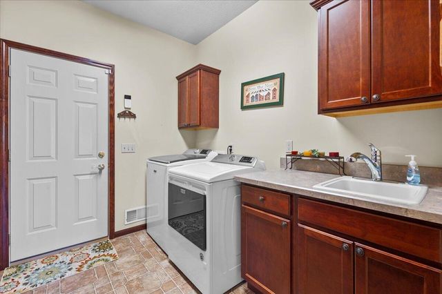 9482 Stonebridge, Morton Twp, MI 49346